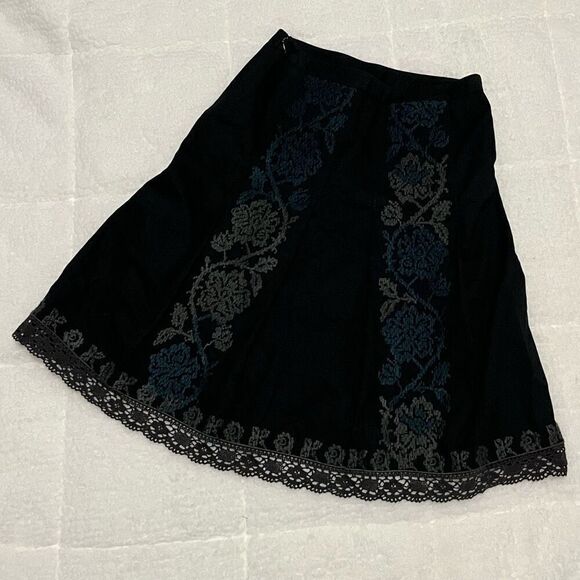 Ann Taylor Loft Embroidered Lace Skirt Size 0 P - Picture 6 of 7
